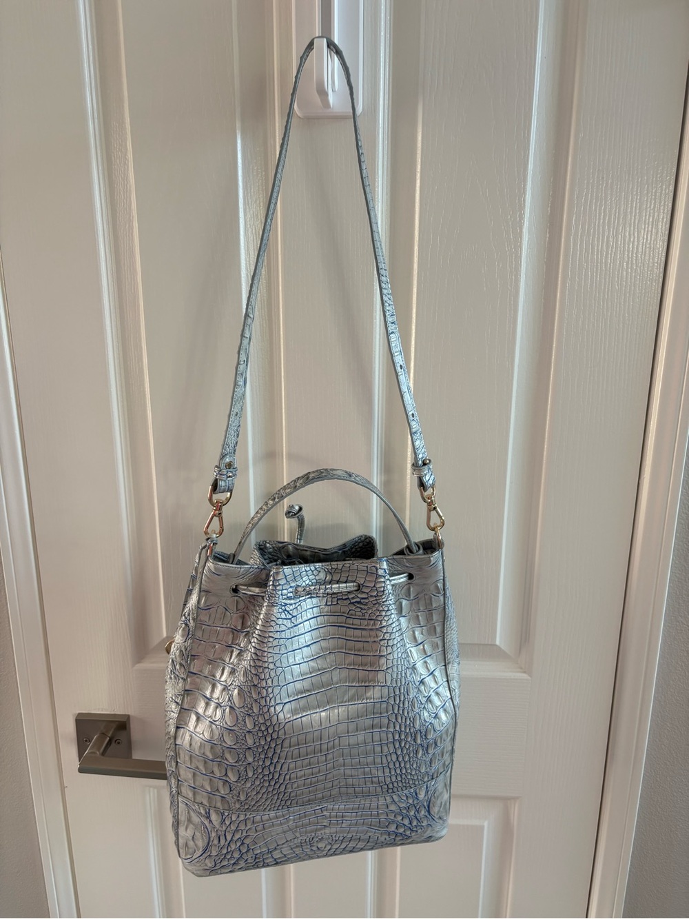 Brahmin | Marlowe Bucket Bag Eggshell Melbourne | Blue and Silver | Like New - Picture 5 of 8